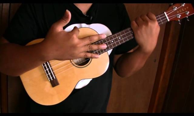 ukulele-fast-strumming